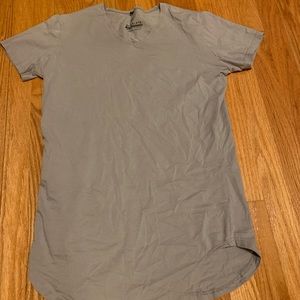 ALPHALETE V NECK TSHIRT